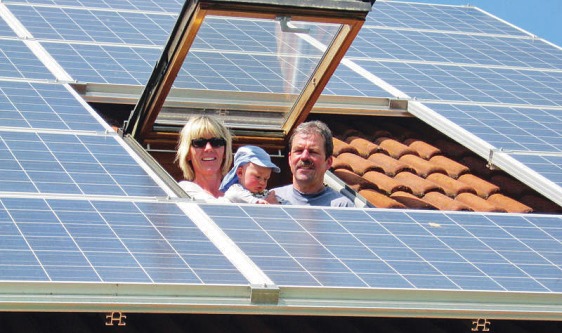 Familien, die Solarstrom nutzen, haben dieses Jahr besonders viel Energie von der Sonne gewonnen Foto: Grammer Solar