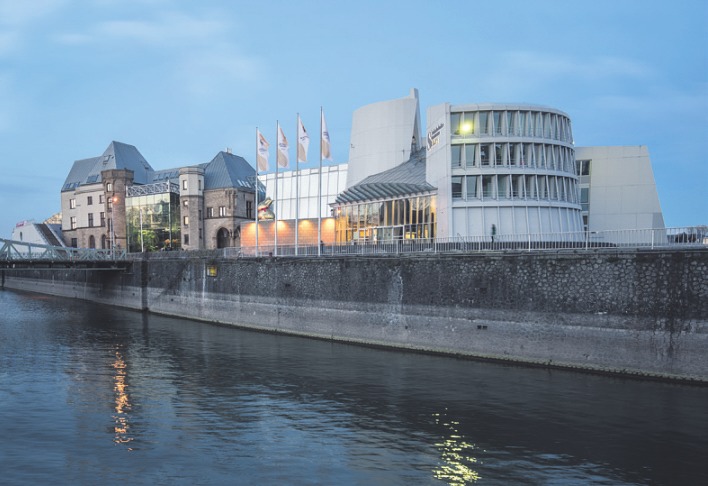 Die weltweit einzigartige Ausstellungsstätte liegtauf einer Halbinsel im Rheinauhafen. Bild: Schokoladenmuseum Die weltweit einzigartige Ausstellungsstätte liegtauf einer Halbinsel im Rheinauhafen. Bild: Schokoladenmuseum