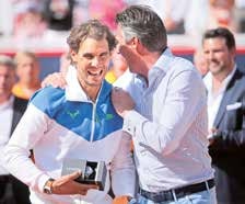 2015 folgte der Spanier Rafael Nadal (l.), der das Turnier gewinnen konnte. Federer war zwei Jahre zuvor im Halbfinale ausgeschieden