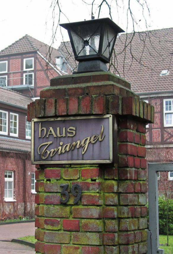 Früher Gutshof heute ein Ort, wo Menschen ein Zuhause gegeben wird. Früher Gutshof heute ein Ort, wo Menschen ein Zuhause gegeben wird.