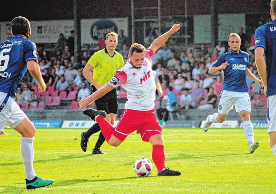 Holt zum Torschuss aus: Fortuna-Regisseur Maik Kegel. Foto: Fortuna Köln Holt zum Torschuss aus: Fortuna-Regisseur Maik Kegel. Foto: Fortuna Köln