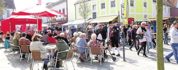 Herrliches Wetter und zahlreiche Besucher werden in Schwabmünchen wieder erwartet. Foto: Ingrid Küchle Herrliches Wetter und zahlreiche Besucher werden in Schwabmünchen wieder erwartet. Foto: Ingrid Küchle