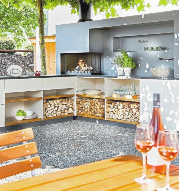 Genuss im Garten: Die Freiluftküchen der Ofensetzerei Neugebauer sind Garanten für Gaumenfreuden nach jedem Geschmack. Genuss im Garten: Die Freiluftküchen der Ofensetzerei Neugebauer sind Garanten für Gaumenfreuden nach jedem Geschmack.