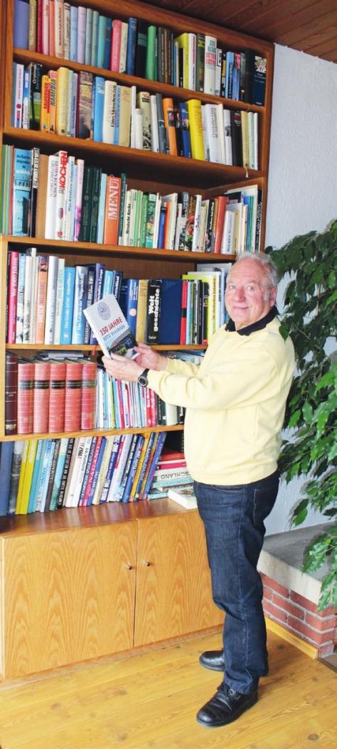 Der reiche Fundus seiner Hausbibliothek hält Dietrich Köther geistig fit. Der reiche Fundus seiner Hausbibliothek hält Dietrich Köther geistig fit.