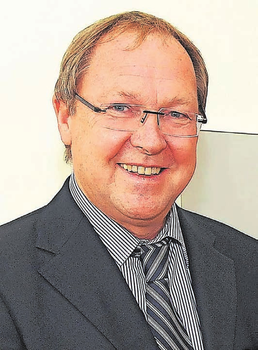 Karl W. Schröder hat 21 Jahre lang das Fuhlrott-Gymnasium geleitet. Er hatte die Schule in dieser Zeit zur MINT-EC-Schule und zur Europaschule gemacht. Archiv-Foto: Andreas Fischer Karl W. Schröder hat 21 Jahre lang das Fuhlrott-Gymnasium geleitet. Er hatte die Schule in dieser Zeit zur MINT-EC-Schule und zur Europaschule gemacht. Archiv-Foto: Andreas Fischer