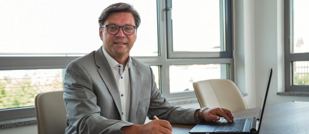 Dipl.-Kfm. Hans-Jürgen Nickl, Wirtschaftsprüfer, Steuerberater, Fachberater Internationales Steuerrecht Dipl.-Kfm. Hans-Jürgen Nickl, Wirtschaftsprüfer, Steuerberater, Fachberater Internationales Steuerrecht