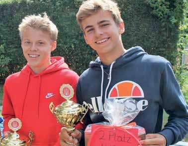 U16m: (v.l.) Sieger Julian Herzog und Finalist Leopold Laatz (beide vom Der Club a.d. Alster ) Foto: TV HH/I. Radel