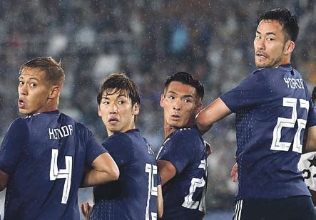 Sorgenvolle Gesichter: Das japanische Team befindet sich im Umbruch und ist Außenseiter.