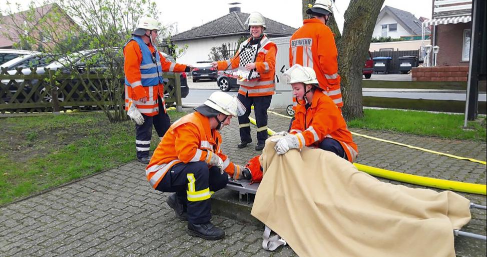 Nicht nur Brandbekämpfung, auch Rettungsdienst wird regelmäßig trainiert. Foto: Samtgemeinde Boldecker Land Nicht nur Brandbekämpfung, auch Rettungsdienst wird regelmäßig trainiert. Foto: Samtgemeinde Boldecker Land
