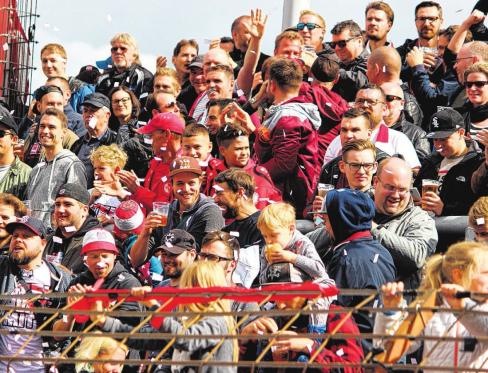 Drittliga-Fußball in seiner Reinform kann bei den Heimspielen desSC Fortuna im Südstadion erlebt werden. Foto: Fortuna Köln Drittliga-Fußball in seiner Reinform kann bei den Heimspielen desSC Fortuna im Südstadion erlebt werden. Foto: Fortuna Köln