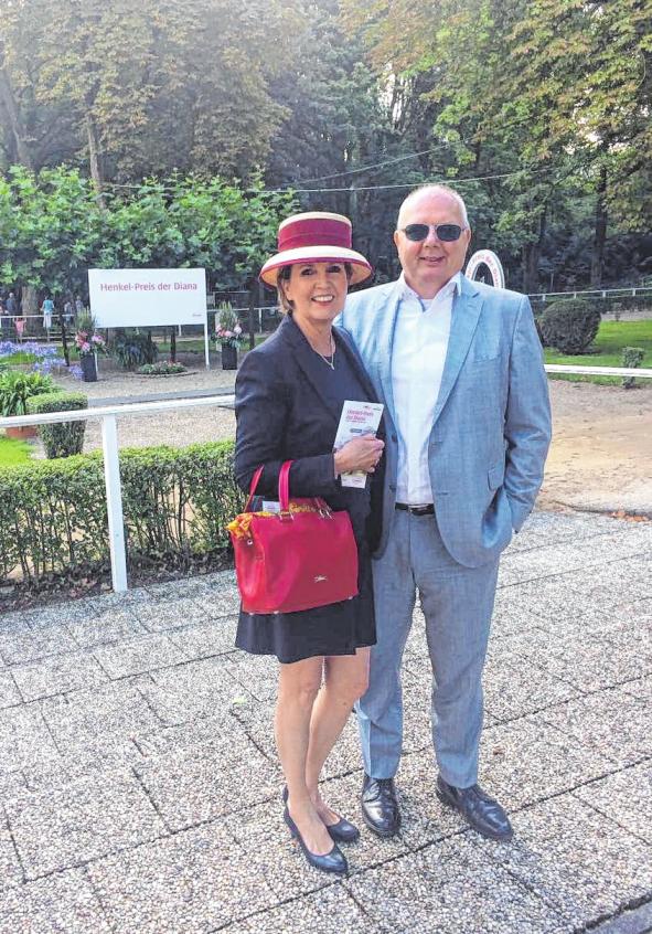 Viel unterwegs: Gabriele und Peter Gaul. BILD: PRIVATBILD GAUL Viel unterwegs: Gabriele und Peter Gaul. BILD: PRIVATBILD GAUL