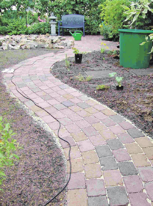 Pflasterungen prägen das Gartenbild mit. Pflasterungen prägen das Gartenbild mit.