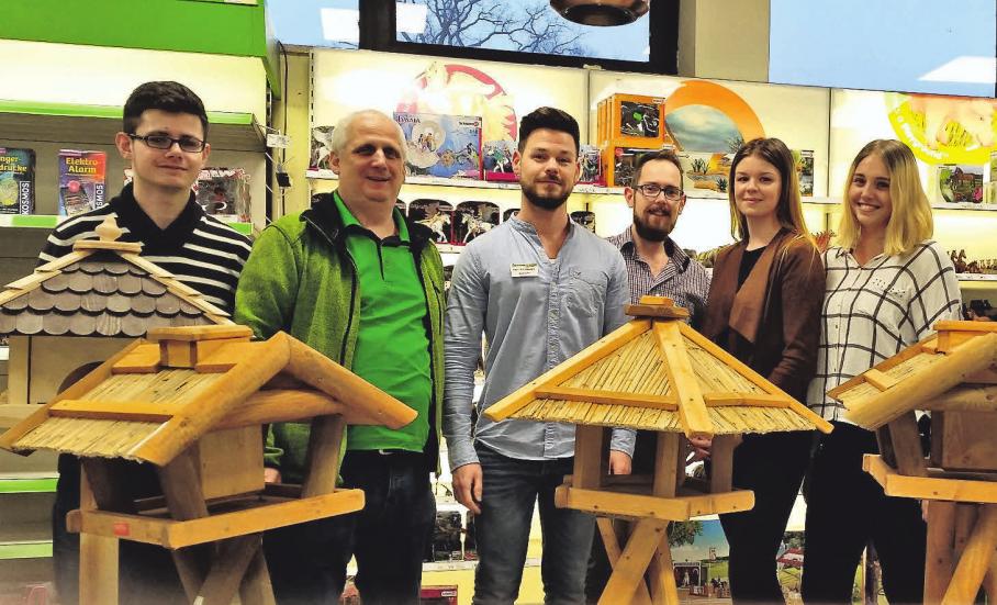 Das Team des Uetzer Raiffeisenmarktes hält neben Tier- und Vogelfutter eine Fülle an Geschenkideen parat. Das Team des Uetzer Raiffeisenmarktes hält neben Tier- und Vogelfutter eine Fülle an Geschenkideen parat.