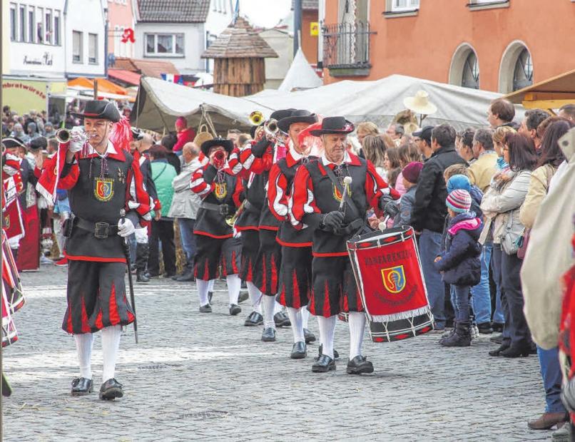 Der große historische Festumzug durch die Innenstadt beginnt am Sonntag um 13 Uhr. ARCHIV FOTO: THOMAS SIEDLER