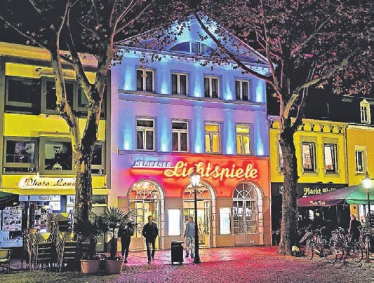 Ein Lichtspielhaus mit Tradition: das Kino der Familie Janssen am Buttermarkt. Ein Lichtspielhaus mit Tradition: das Kino der Familie Janssen am Buttermarkt.