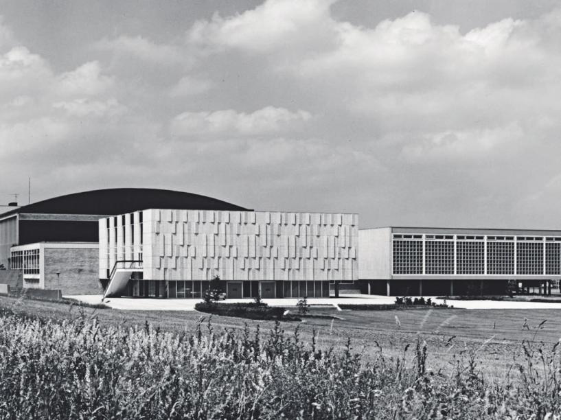Der Wolfsburger CongressPark von der Braunschweiger Straße aus gesehen. Foto: Schlesinger Der Wolfsburger CongressPark von der Braunschweiger Straße aus gesehen. Foto: Schlesinger