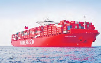 Die „Cap San Nicolas“, in für die Hamburg Süd typischem Rot gestrichen, ist 333 Meter lang und 48 Meter breit und verfügt über eine Transportkapazität von rund 9500 Standardcontainern (TEU). Foto: Arkadiusz Woszek