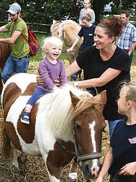 Ein Spaß für Groß und Klein mit und ohne Pferd – das Hoffest bei Glantz. Foto: dreysse