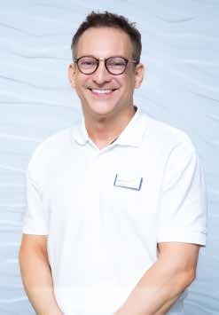 Dr. Dr. Friedrich Widu setzt in seinen neuen Smilike Praxen die „unsichtbare“ Alignertherapie ein