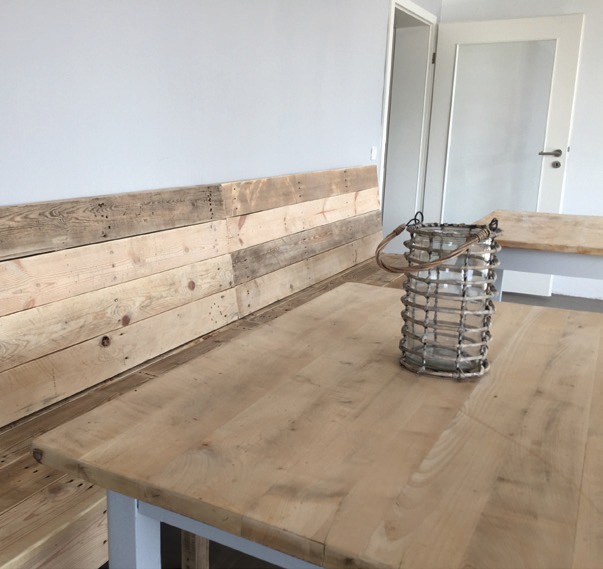 Viel Holz sorgt für Strandatmosphäre. Viel Holz sorgt für Strandatmosphäre.