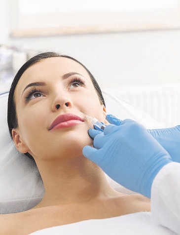 Botox, Hyaluron-Injektionen und Co. - schön skincare hilft, das natürliche Aussehen zu optimieren Foto: thinkstock