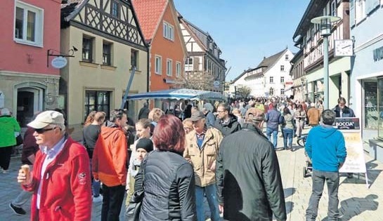 Ein entspannter Herbsttag erwartet die Besucher in der Stadt. Ein entspannter Herbsttag erwartet die Besucher in der Stadt.