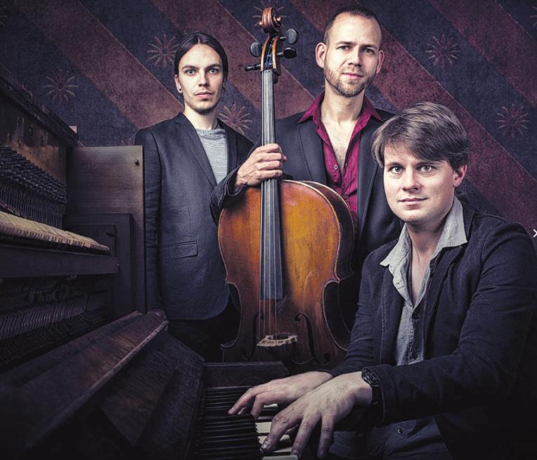 Eines der Ensembles, das im August beim Open-Air-Musikfestival am Kultbahnhof spielt: Trio Trojka aus Dresden.