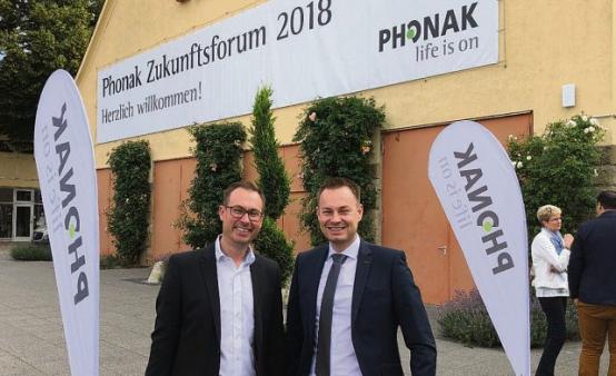 Christoph (l.) und Felix Schmelzer, hier auf dem Phonak Zukunftsforum 2018, haben große Pläne Foto: pr