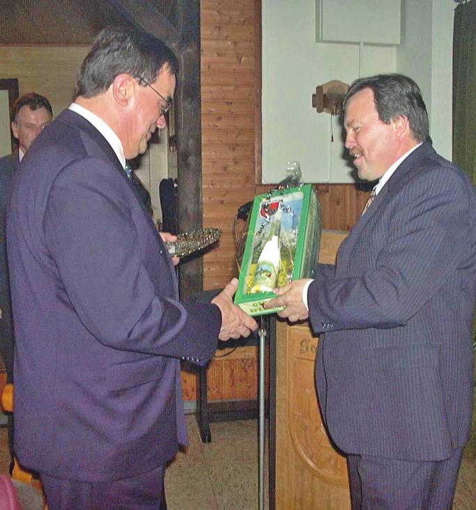 Fritz Höfermann bei seiner Verabschiedung aus der Politik. Fritz Höfermann bei seiner Verabschiedung aus der Politik.