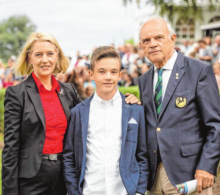 Michael P. Himmelsbach mit seiner Familie. BILD: EMMA PREIKSCHAT Michael P. Himmelsbach mit seiner Familie. BILD: EMMA PREIKSCHAT