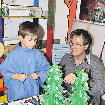 Bernd Tschirch, Leiter der Kunstschule Wedemark, befasst sich Jahr für Jahr kreativ mit dem Thema Weihnachten.