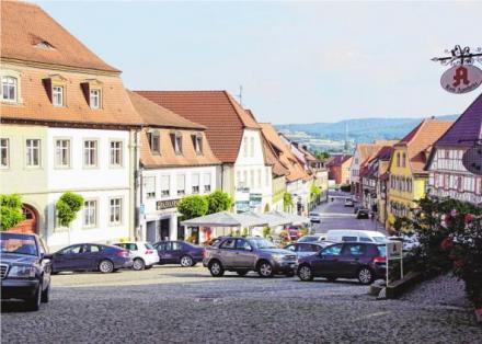 Der Marktplatz bildet den optischen Mittelpunkt der zehn Jahrhunderte alten Stadt. FOTO SABINE WEINBEER