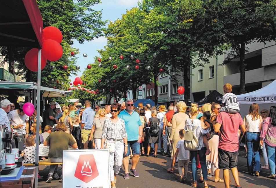 Das Stadtteilfest „Lindenthaler Flair“ auf der Dürener Straße ist jedes Jahr ein Publikumsmagnet. Foto: Archiv/Broch Das Stadtteilfest „Lindenthaler Flair“ auf der Dürener Straße ist jedes Jahr ein Publikumsmagnet. Foto: Archiv/Broch