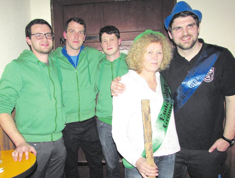 Das Organisationsteam mit Grünschnabel Christiane Bührke und ihrem Stellvertreter Daniel Gehring. Foto: privat Das Organisationsteam mit Grünschnabel Christiane Bührke und ihrem Stellvertreter Daniel Gehring. Foto: privat