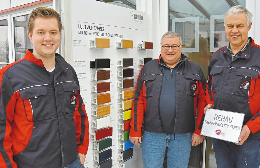 Markus Wensing, Alfred Weßling und Karl-Heinz Wensing (v.l.) sind die Fachmänner beim Coesfelder Hersteller für Fenster, Türen und Garagentore wema. Foto: Matthias Lehmkuhl