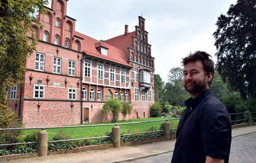 Der Österreicher Stephan Roiss gewann mit 16 Jahren seinen ersten Literaturpreis. Er lebt in Österreich und Berlin und wurde zum "Hamburger Gast" erwählt Fotos: Birgit Schücking