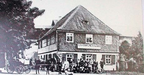 Wo früher gefeiert wurde: historische Aufnahme vom Gasthaus Räthlein. Fotos und Repro: Micheel Wo früher gefeiert wurde: historische Aufnahme vom Gasthaus Räthlein. Fotos und Repro: Micheel
