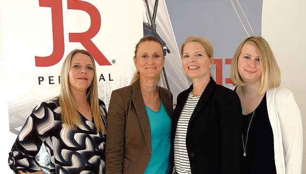 Janine Neumann, Christine Petersen, Monique Müller und Nina Asmussen (v.li.) von JR Personal in Kiel bauen auf ein hervorragendes Kunden-Netzwerk. FOTO: TAU