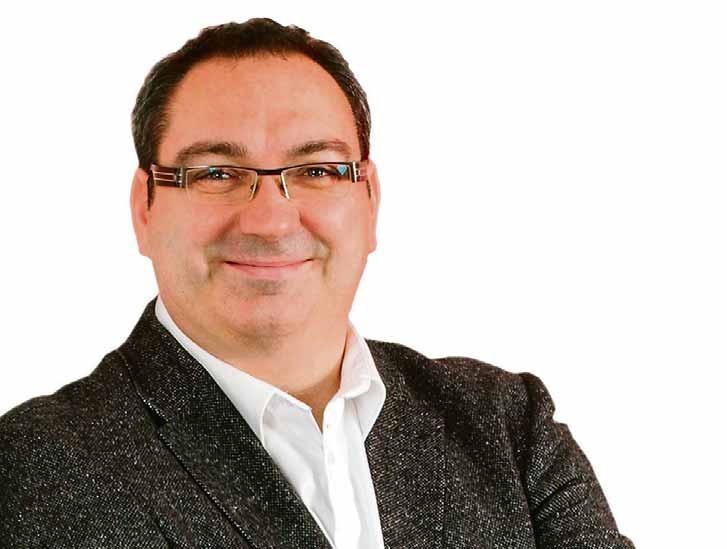 Stefan Korneck – Leiter Vertrieb und Marketing und Geschäftsführer. Stefan Korneck – Leiter Vertrieb und Marketing und Geschäftsführer.
