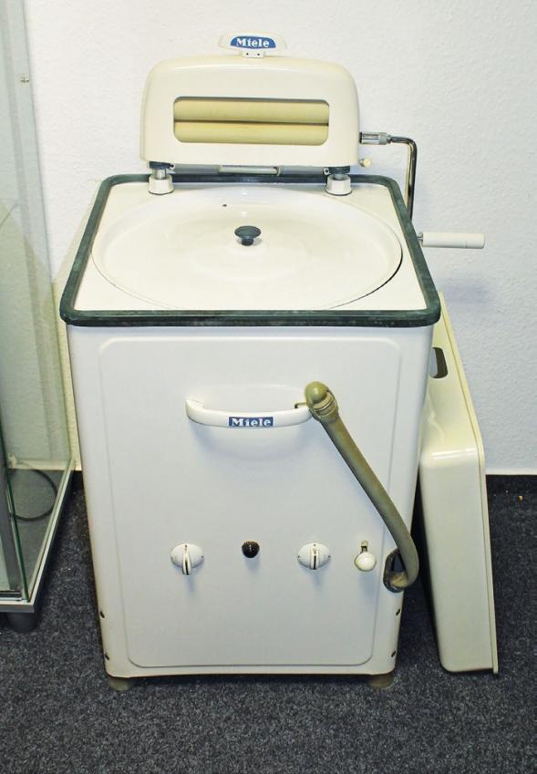Endlich eine Waschmaschine! Darüber freute sich jede Hausfrau. Endlich eine Waschmaschine! Darüber freute sich jede Hausfrau.