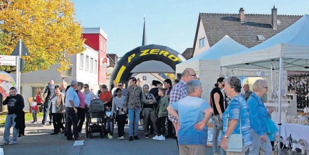 Der Kirchweihmarkt am Sonntag lädt von 13 bis 17 Uhr zum Bummeln ein. Der Kirchweihmarkt am Sonntag lädt von 13 bis 17 Uhr zum Bummeln ein.