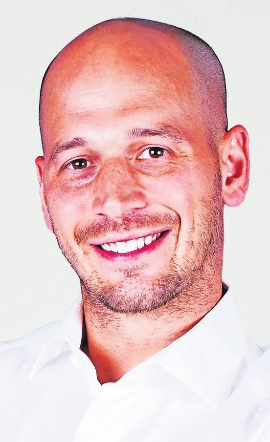 Dr. Rasmus Sperber und sein Teamwissen: Hoffnungslose Zahn-Fällegibt es nicht. Foto: Dr. Rasmus Sperber Dr. Rasmus Sperber und sein Teamwissen: Hoffnungslose Zahn-Fällegibt es nicht. Foto: Dr. Rasmus Sperber