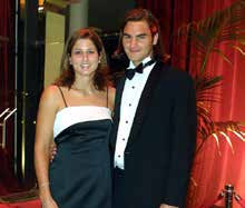 2002, Roger Federer mit seiner damaligen Freundin Miroslava Vavrinec. (Foto: Jürgen Hasenkopf)