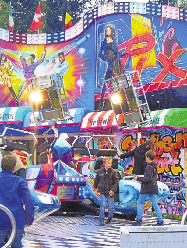 Im Vergnügungspark können sich die Kinder nach Lust und Laune austo- ben, während die Eltern das Angebot auf dem Michaeli-Markt erkunden. Foto: Ingrid Küchle/Archiv Im Vergnügungspark können sich die Kinder nach Lust und Laune austo- ben, während die Eltern das Angebot auf dem Michaeli-Markt erkunden. Foto: Ingrid Küchle/Archiv