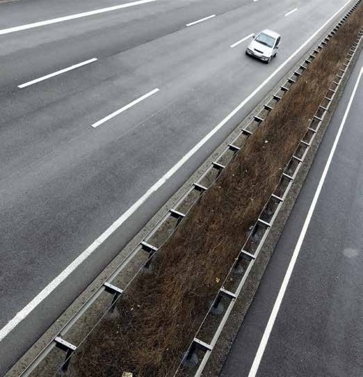 Gegen alle Regeln – auch wenn die Autobahn frei ist, muss die rechte Spur genutzt werden, Foto: Fotolia/view 7