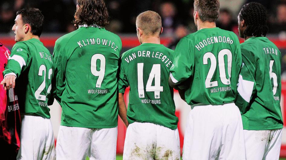 Zahlensalat: Pablo Thiam (rechts) und Rick Hoogendorp (2. v. r.) trugen drei verschiedene Nummern.