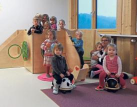 Neue, moderne Räume bieten den Kindern und Erzieherinnen eine Atmosphäre zum Wohlfühlen. Neue, moderne Räume bieten den Kindern und Erzieherinnen eine Atmosphäre zum Wohlfühlen.