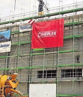 Stein auf Stein: Die Bauarbeiten sind abgeschlossen. Ab Samstag, 17. März, um 18 Uhr, öffnet das Cineplex Meitingen für die Besucher seine Pforten. Stein auf Stein: Die Bauarbeiten sind abgeschlossen. Ab Samstag, 17. März, um 18 Uhr, öffnet das Cineplex Meitingen für die Besucher seine Pforten.
