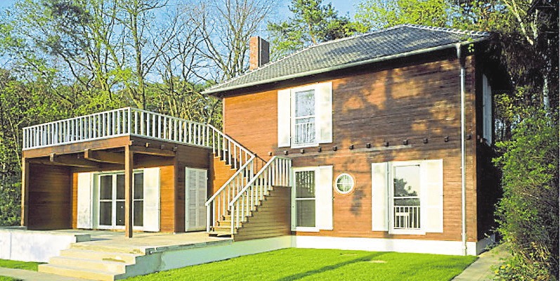 Das Sommerhaus des weltberühmten Physikers Albert Einstein in Caputh bei Potsdam wurde 1929 erbaut. Nach Renovierungsarbeiten ist das Haus seit 2005 wieder für die Öffentlichkeit zugänglich. Foto: Einstein Forum