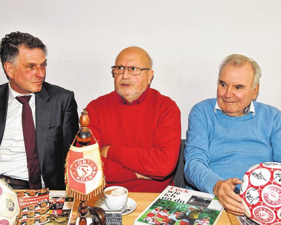 (v.l.) Präsident Hanns-Jörg Westendorf, Club-Urgestein Josef Noé und Ex-Geschäftsstellenleiter Erwin Aretz. Foto: Archiv/ tau (v.l.) Präsident Hanns-Jörg Westendorf, Club-Urgestein Josef Noé und Ex-Geschäftsstellenleiter Erwin Aretz. Foto: Archiv/ tau